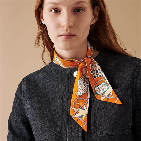 what hermes scarf to wrap on handles|how to wear hermes twilly.